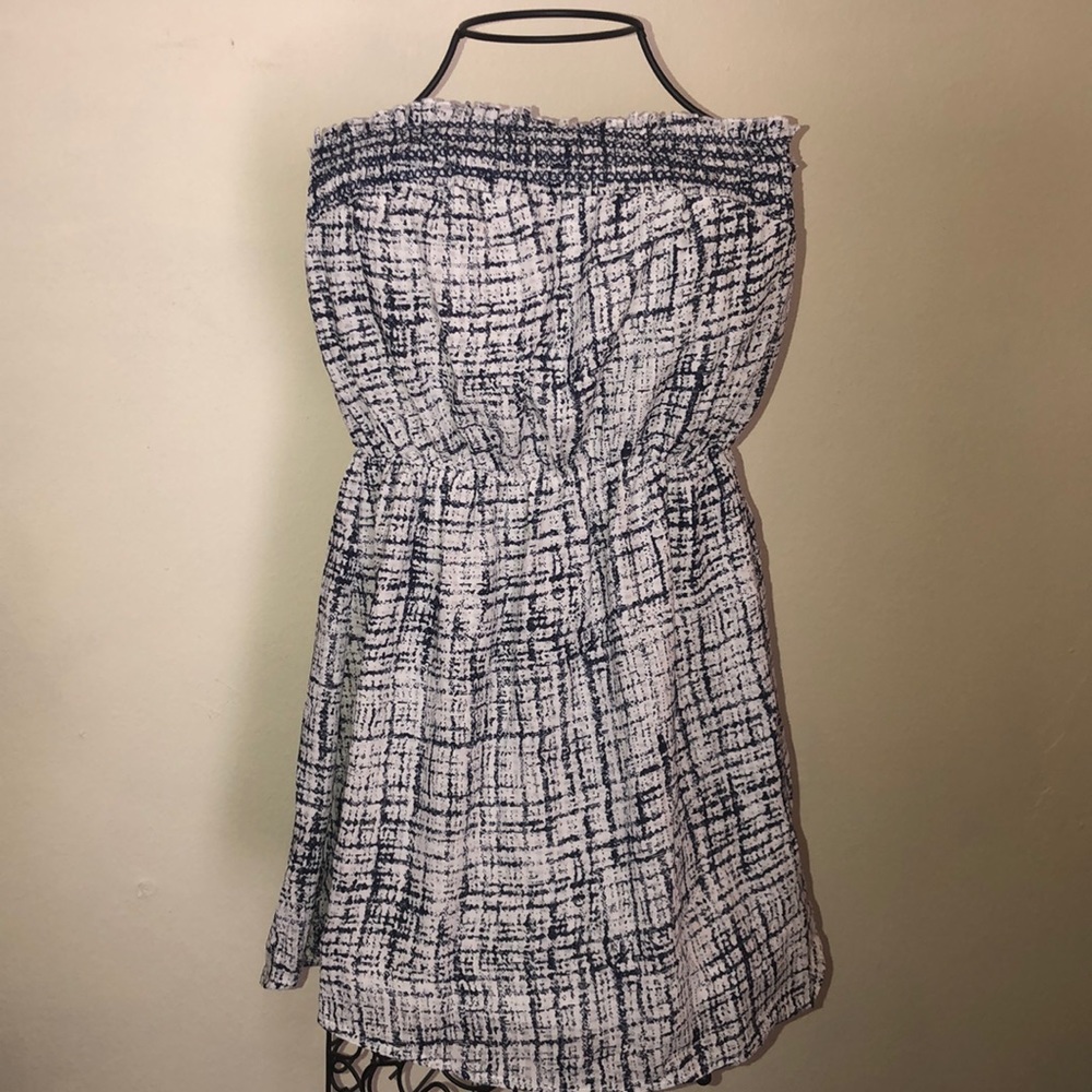 💠ADORABLE STRAPLESS DRESS💠 - Picture 2 of 3